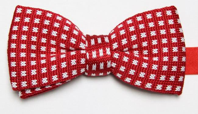 Red Knitted Bow Tie with White Boxes